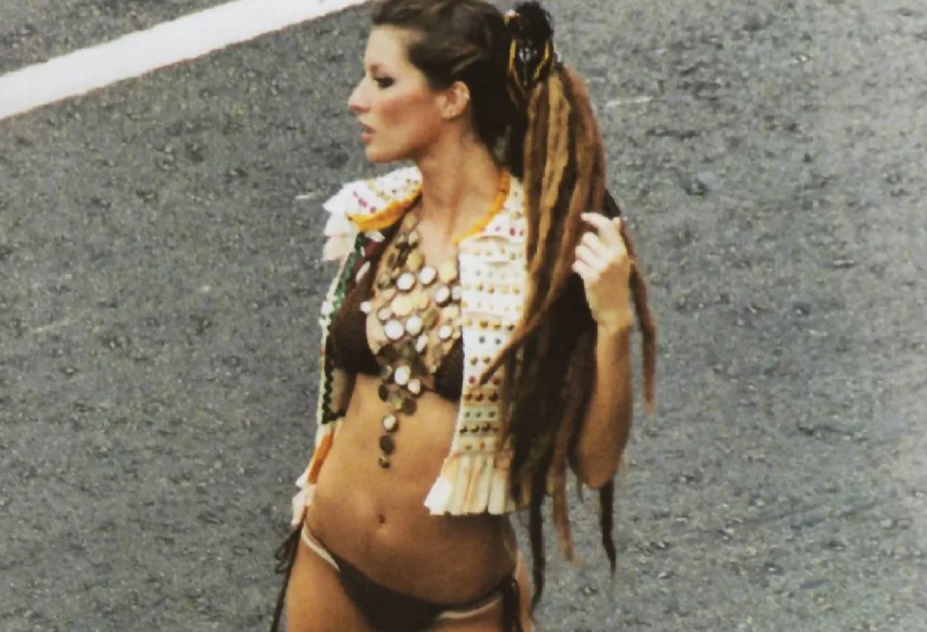 Capa Vogue Brasil com Gisele Bündchen usando dread